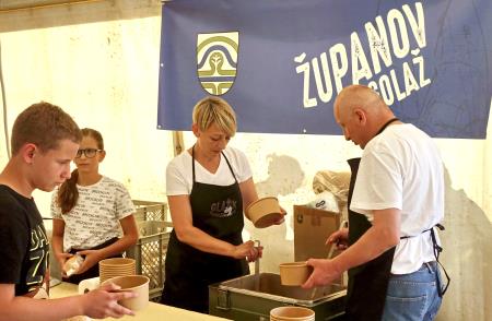 ŽUPANOV GOLAŽ FOTO TINE ŠUBIC